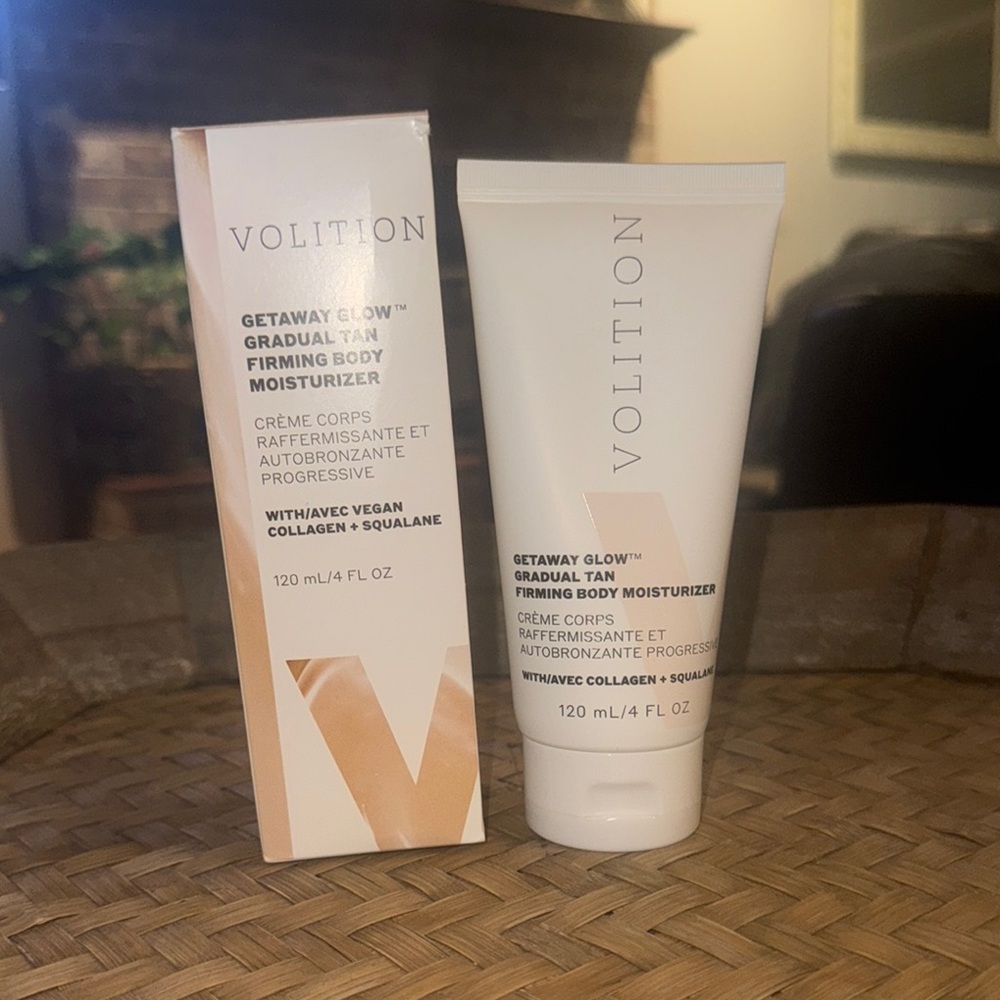 Getaway Glow Gradual Tan Firming Body Moisturizer